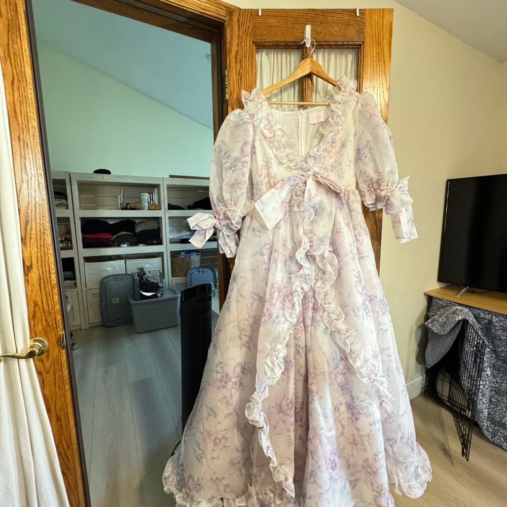 Marie Ribbon Gown Selkie - Picture 6 of 9